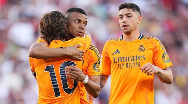 Real Madrid thắng Sevilla 2-0 nhưng vẫn để lộ nhiều vấn đề