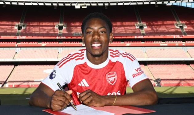 Arsenal trói chân tài năng trẻ Lewis-Skelly, Real Madrid ôm hận